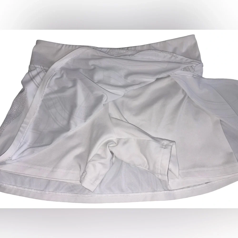 adidas Club Tennis Graphic Skirt White Skort Size L Built-In Shorts Athleisure